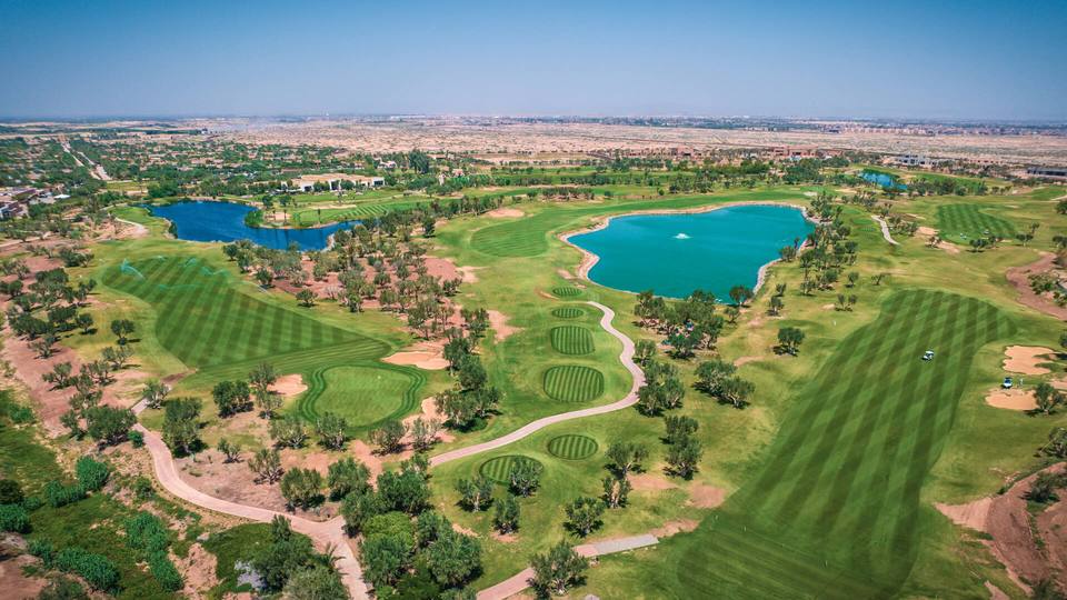 Fairmont Royal Palm Golf & Country Club : vue aérienne : fairways, lacs et oliviers