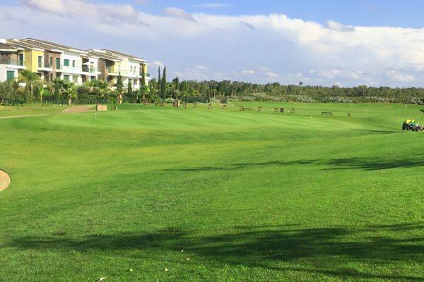 PalmGolf Casablanca : fairway, résidences en arrière-plan