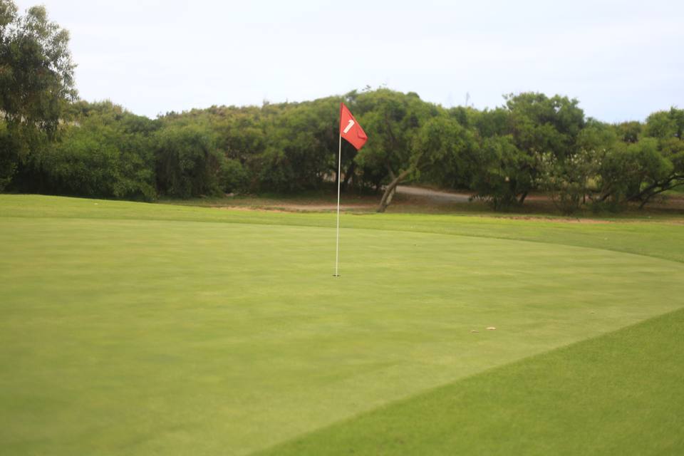 Royal Golf Anfa Mohammedia : green du trou 1 et drapeau