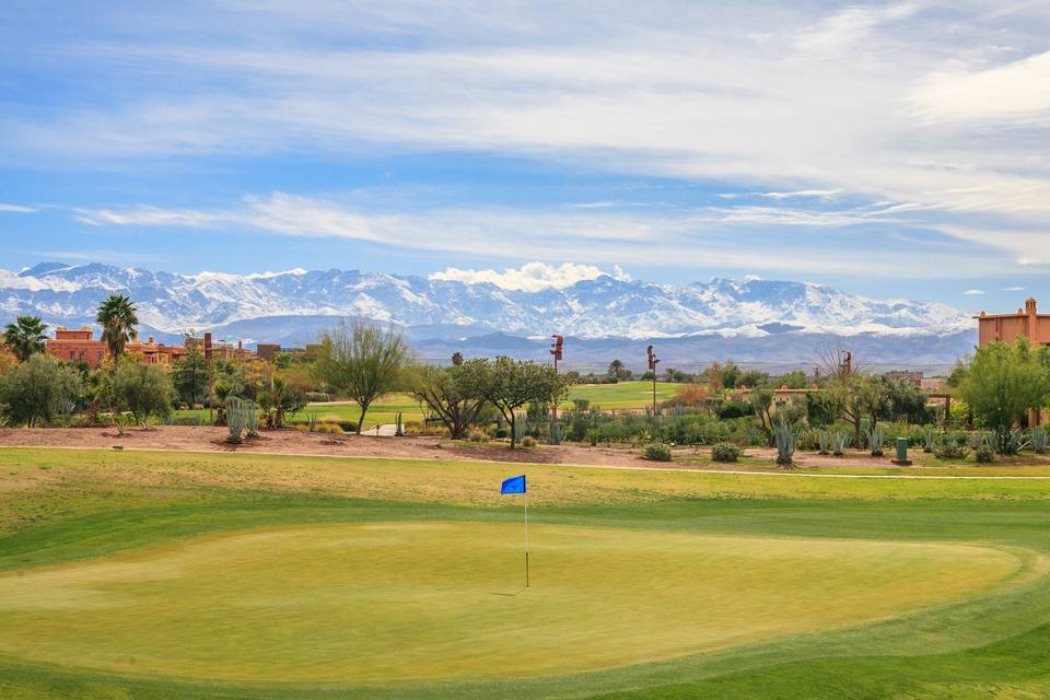 Samanah Golf by Nicklaus : green au drapeau bleu, Atlas enneigé